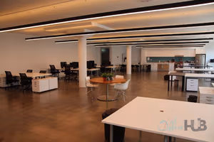 14 Person Coworking Desk