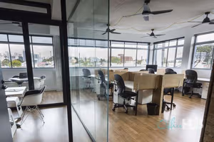 1 Person Coworking Desk