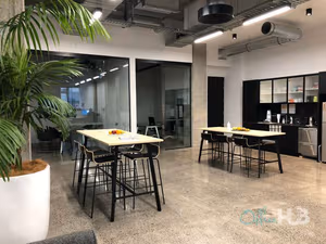 5 Person Shared Office