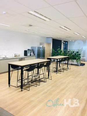 4 Person Shared Office