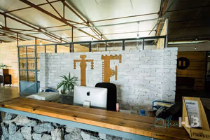 10 Person Private Office