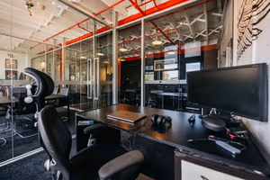 4 Person Shared Office