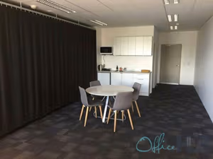 3 Person Shared Office