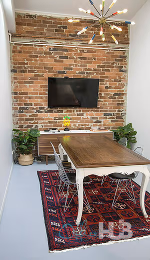 1 Person Shared Office