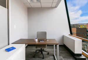 4 Person Coworking Desk