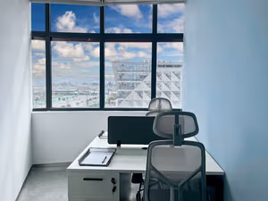 4 Person Private Office
