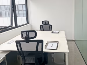 1 Person Private Office