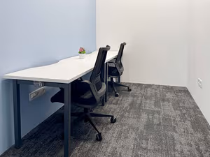 4 Person Private Office