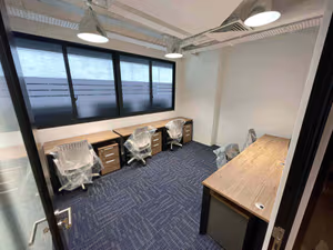 4 Person Private Office