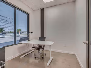 1 Person Coworking Desk