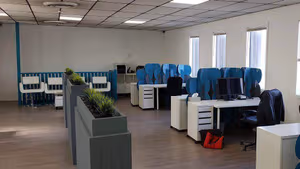 4 Person Coworking Desk