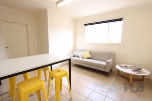 3 Person Shared Office