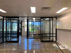 4 Person Shared Office