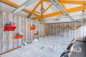 20 Person Private Office