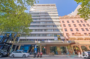 6 Person Shared Office