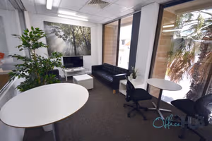 3 Person Shared Office