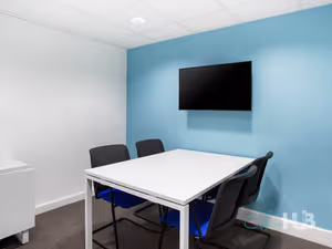 1 Person Private Office