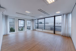 4 Person Private Office