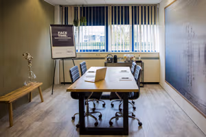 4 Person Private Office