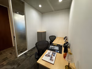 5 Person Private Office