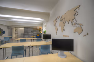4 Person Coworking Desk
