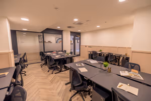 10 Person Private Office