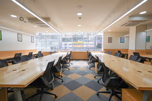 4 Person Coworking Desk