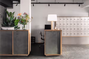 1 Person Shared Office