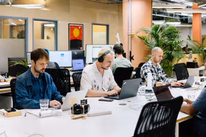 5 Person Coworking Desk