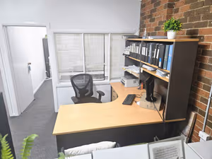 1 Person Shared Office