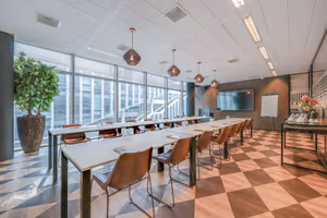 4 Person Coworking Desk