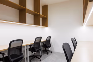 7 Person Private Office