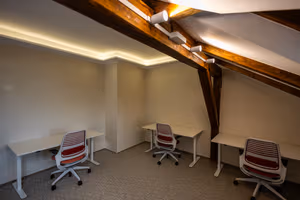 8 Person Coworking Desk