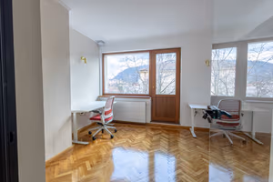 9 Person Private Office