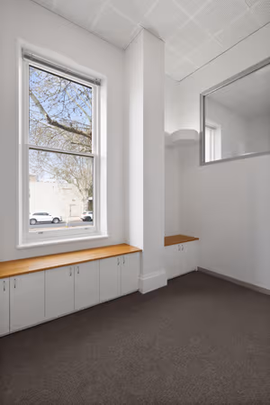 5 Person Private Office