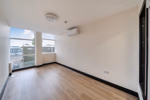 4 Person Private Office