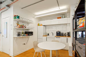 10 Person Private Office