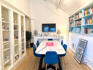 3 Person Shared Office