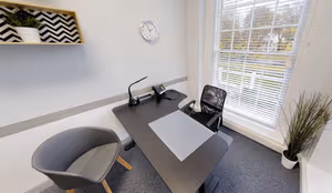5 Person Private Office