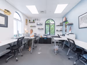 1 Person Coworking Desk