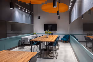 4 Person Coworking Desk