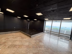 8 Person Private Office