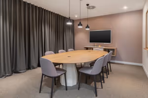 7 Person Private Office