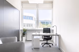 4 Person Private Office