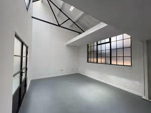 5 Person Private Office