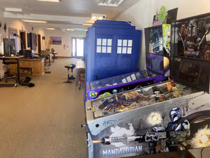1 Person Coworking Desk