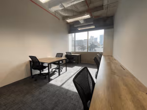 8 Person Coworking Desk