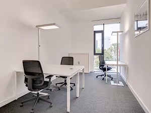 40 Person Private Office