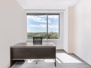 10 Person Private Office