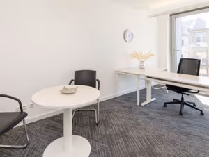 7 Person Private Office